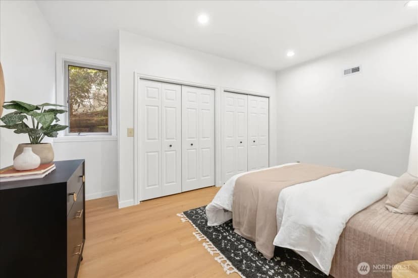Property photo for 16018 36th Avenue Ne, Lake Forest Park photo 31