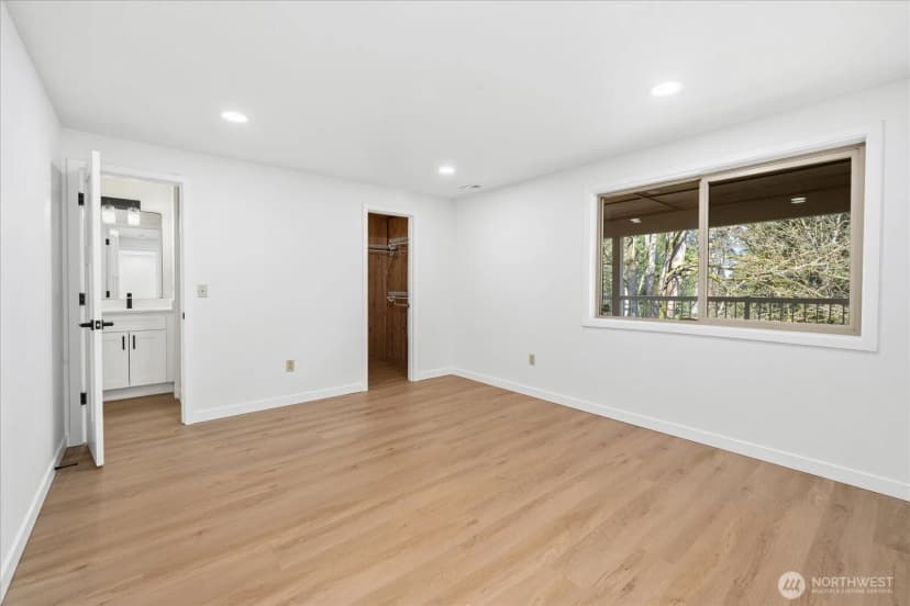 Property photo for 16018 36th Avenue Ne, Lake Forest Park photo 24