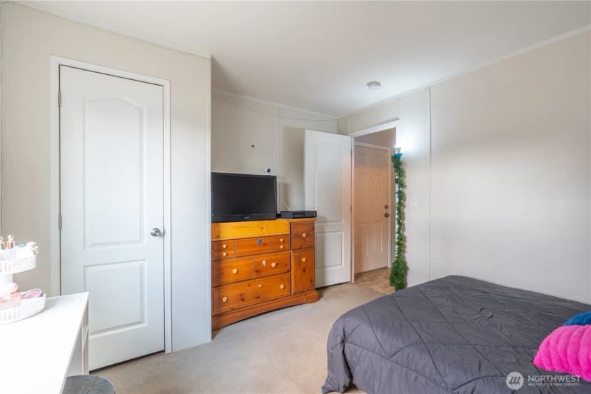 Property photo for 300 Park Avenue #34, Buckley photo 18