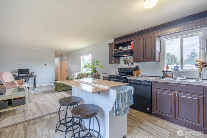 Property photo for 300 Park Avenue #34, Buckley photo 14