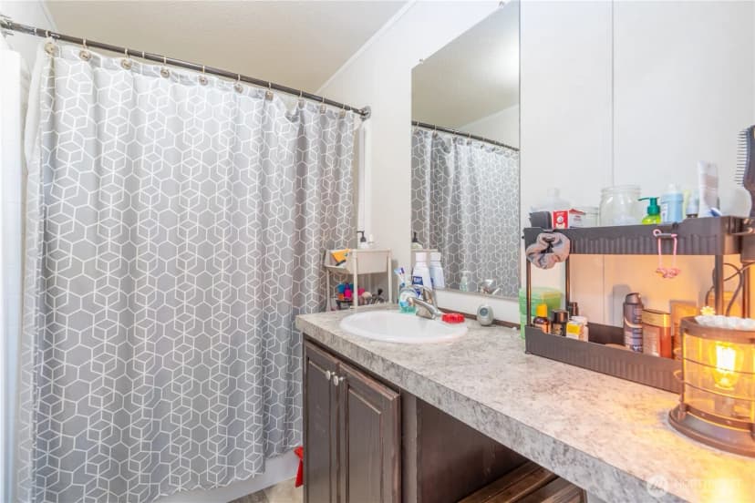 Property photo for 300 Park Avenue #34, Buckley photo 7