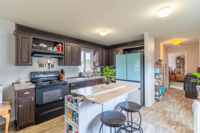 Property photo for 300 Park Avenue #34, Buckley photo 12