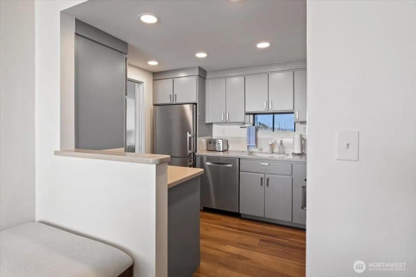 Property photo for 6535 Seaview Avenue Nw #305b, Seattle photo 13