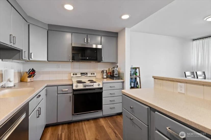 Property photo for 6535 Seaview Avenue Nw #305b, Seattle photo 15