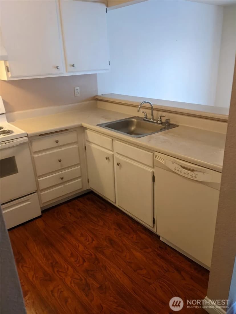 Property photo for 28610 16th Avenue S #201, Federal Way photo 12