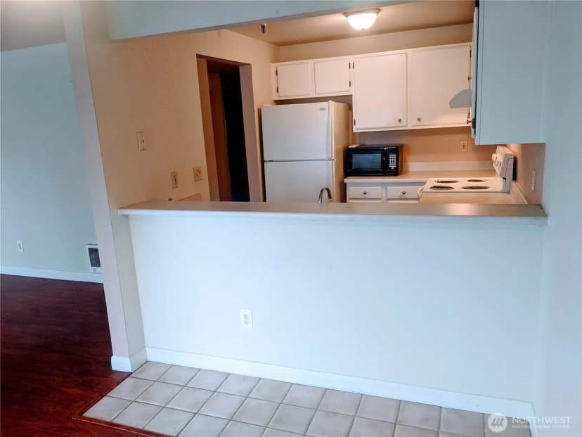 Property photo for 28610 16th Avenue S #201, Federal Way photo 10