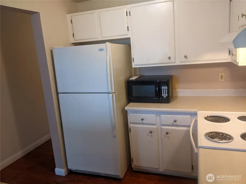 Property photo for 28610 16th Avenue S #201, Federal Way photo 11