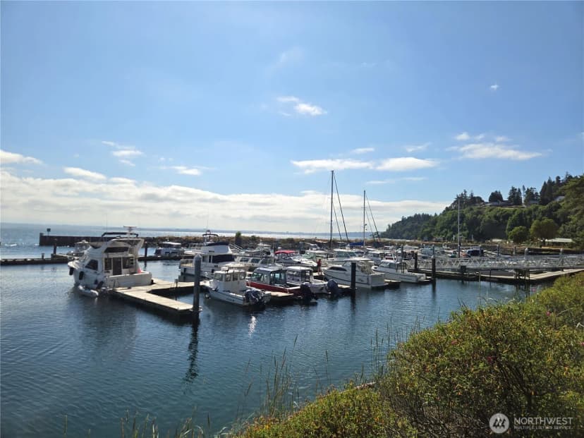 Property photo for 101 A Port Susan Drive, Everett photo 3