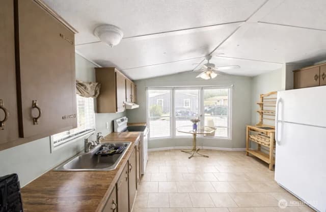 Property photo for 8508 144th Avenue E #11, Puyallup photo 3