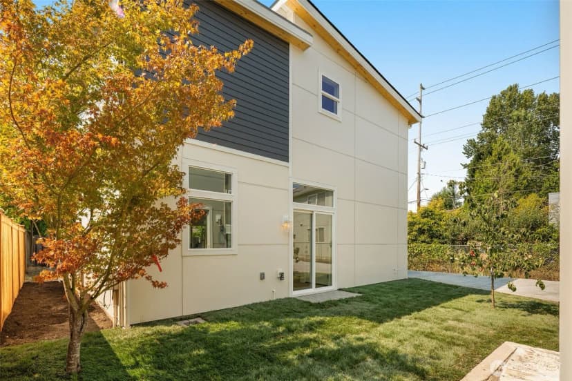 Property photo for 9251 Palatine Avenue N #c, Seattle photo 24