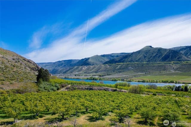 Property photo for 3710 Stayman Flats Road, Chelan photo 2