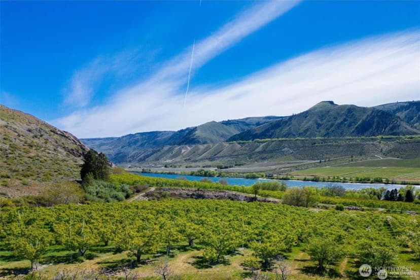 Property photo for 3710 Stayman Flats Road, Chelan photo 2