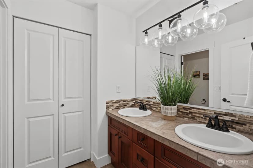 Property photo for 310 20th Street Pl Sw, Puyallup photo 24