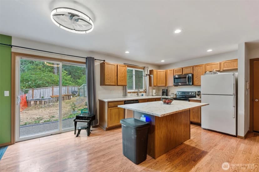 Property photo for 17015 Arborvitae Court Se, Yelm photo 11