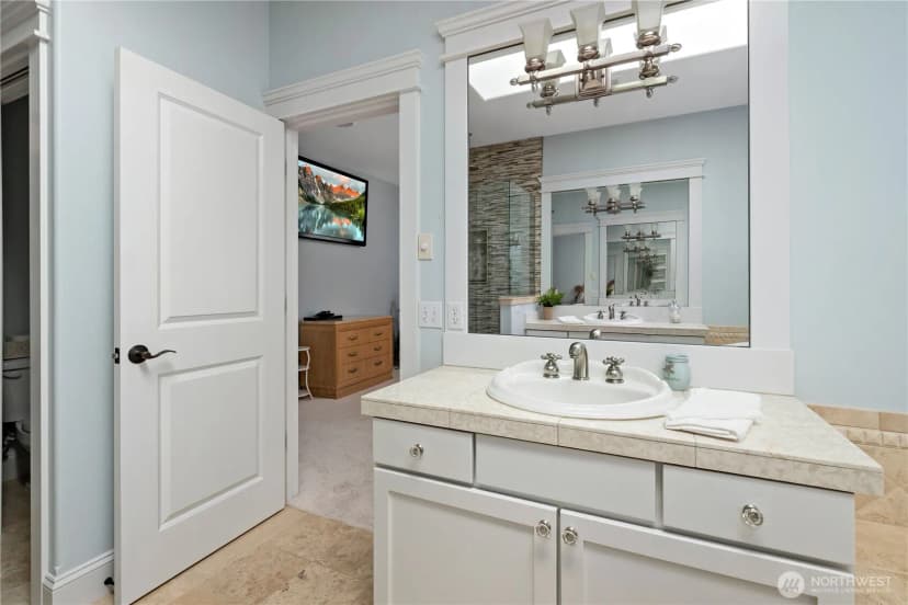 Property photo for 2402 J Avenue, Anacortes photo 26