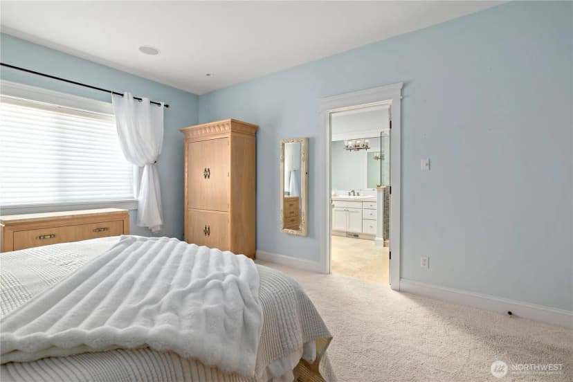 Property photo for 2402 J Avenue, Anacortes photo 24