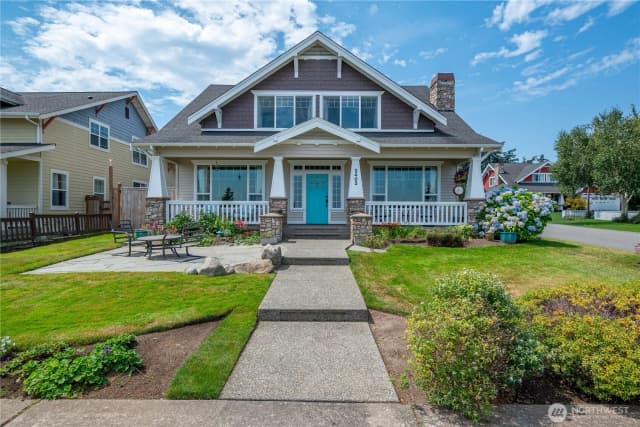 Property photo for 2402 J Avenue, Anacortes