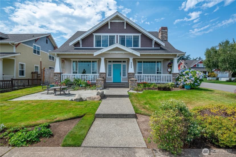 Property photo for 2402 J Avenue, Anacortes