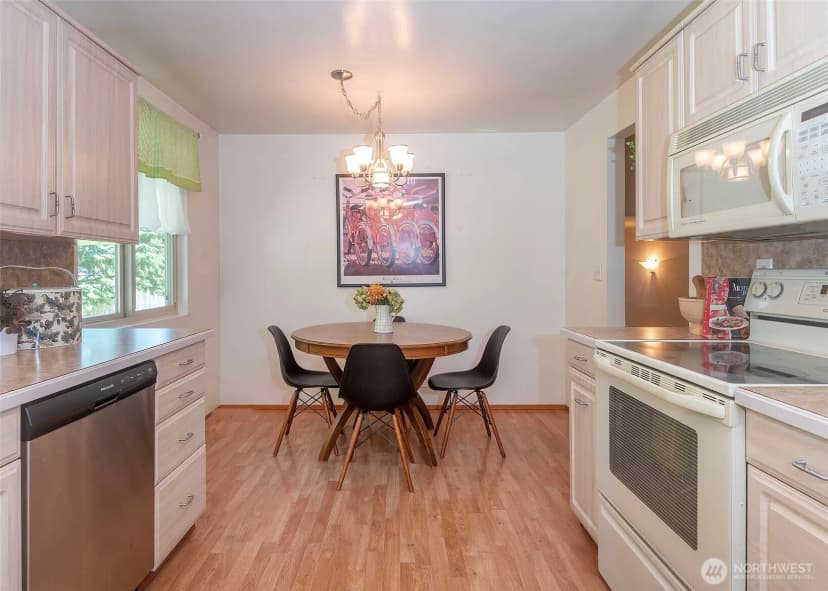 Property photo for 8821 221st Place Sw, Edmonds photo 10