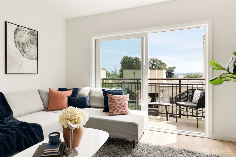 Property photo for 5824 Ne 75th Street #307, Seattle photo 6