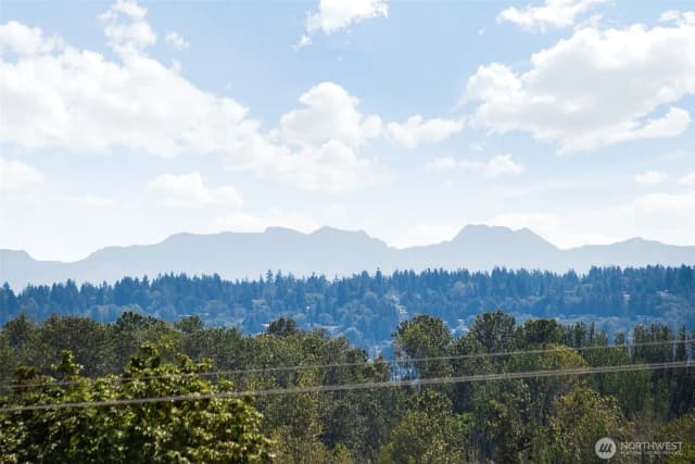 Property photo for 5824 Ne 75th Street #307, Seattle photo 4