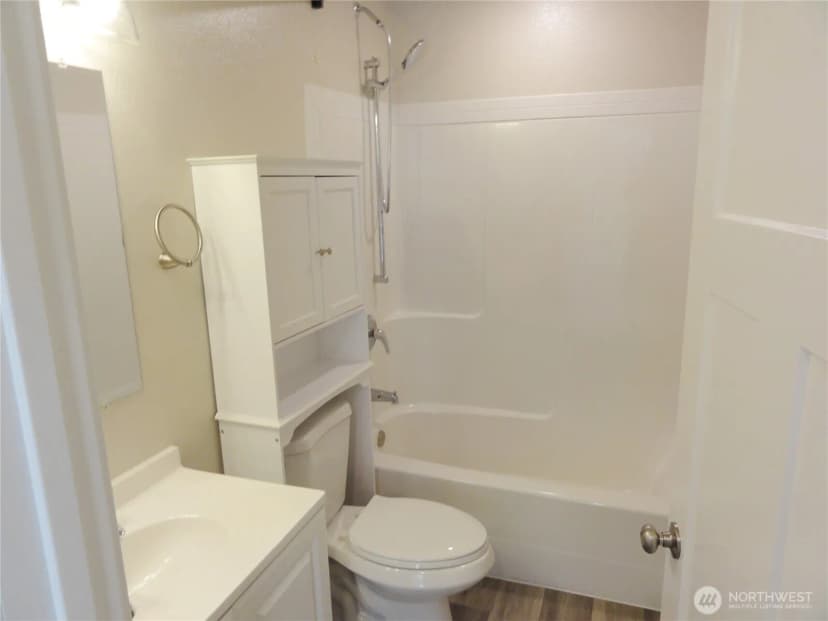 Property photo for 4911 64th Avenue W, University Place photo 16
