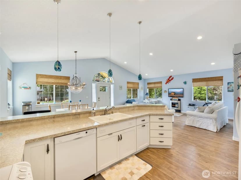 Property photo for 1403 253rd Place, Ocean Park photo 16
