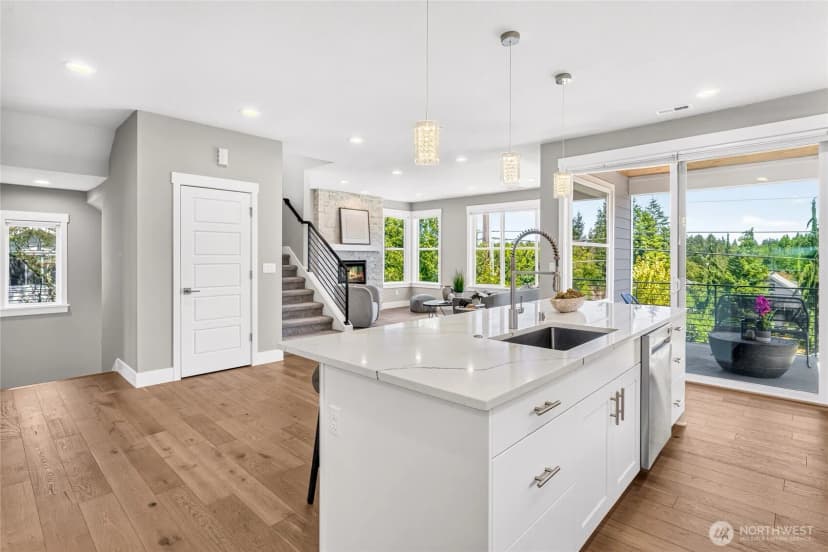 Property photo for 17051 8th Avenue Ne, Shoreline photo 8