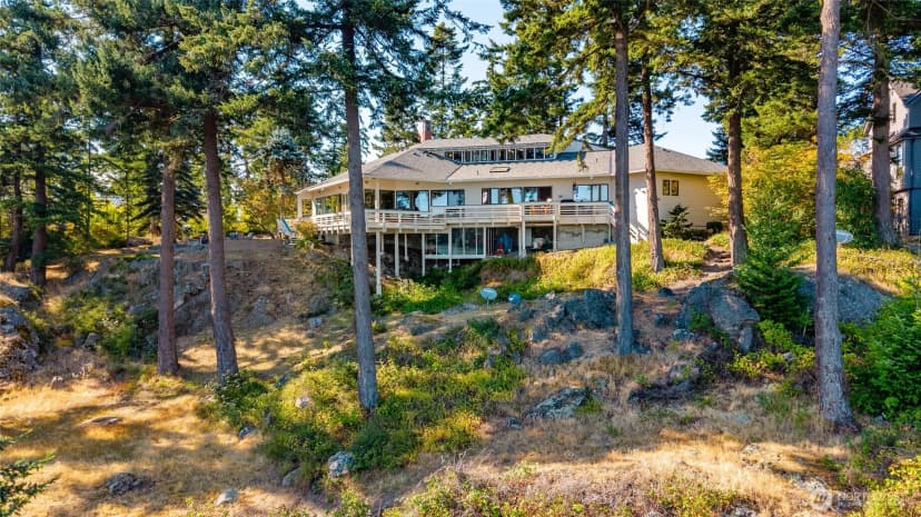 Property photo for 733 Tillamuk Drive, La Conner