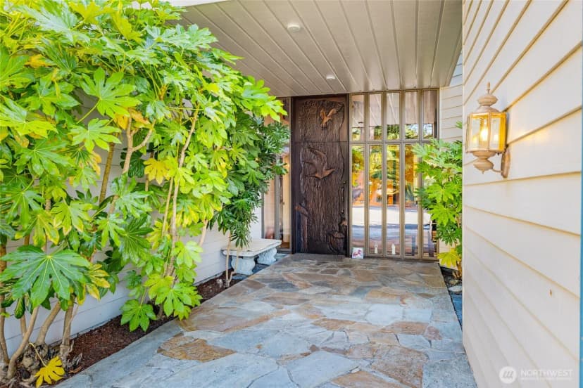 Property photo for 733 Tillamuk Drive, La Conner photo 3