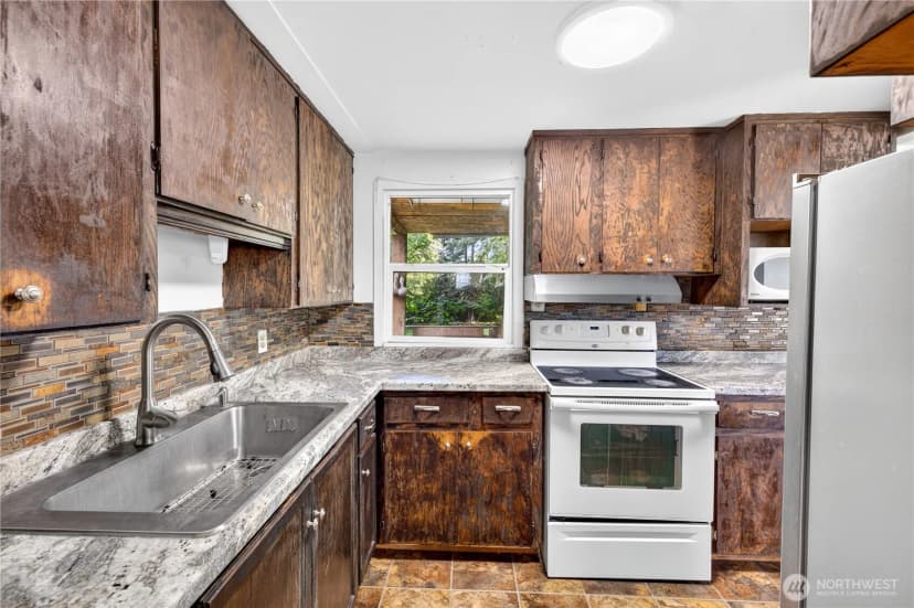 Property photo for 804 Crescent Drive, Grandview photo 8