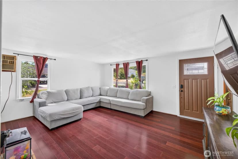 Property photo for 804 Crescent Drive, Grandview photo 19