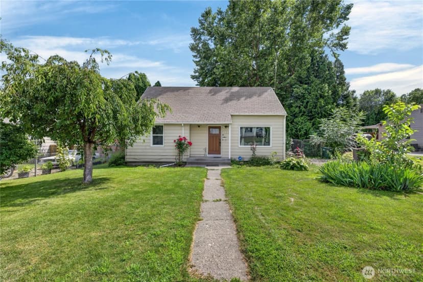 Property photo for 804 Crescent Drive, Grandview photo 2