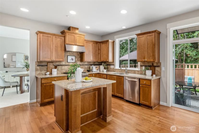 Property photo for 17023 Ne 120th Street, Redmond photo 12
