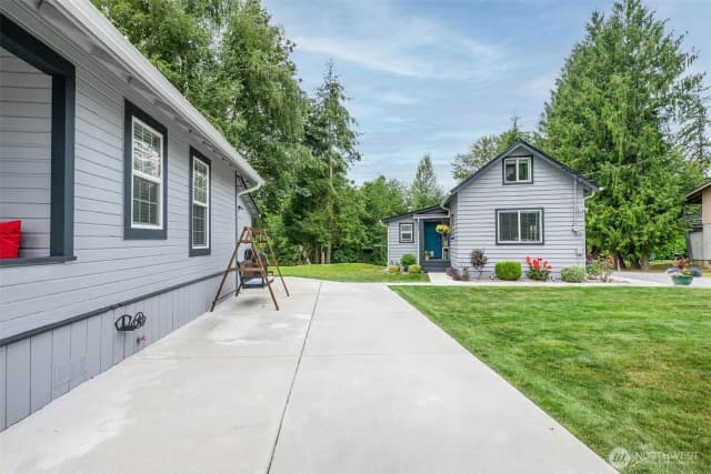 Property photo for 845 3rd Avenue Nw, Issaquah photo 3