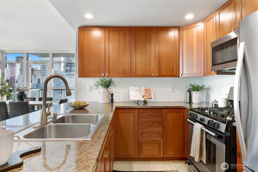 Property photo for 1420 Terry Avenue #1108, Seattle photo 5