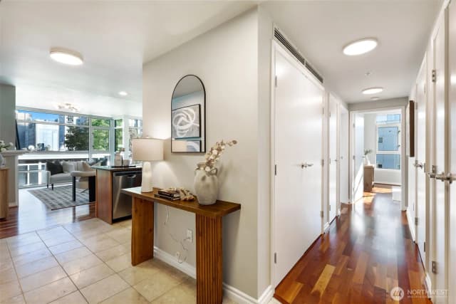 Property photo for 1420 Terry Avenue #1108, Seattle photo 3