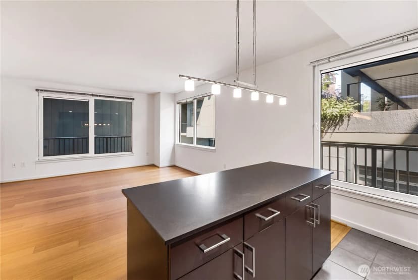 Property photo for 76 Cedar Street #405, Seattle photo 10