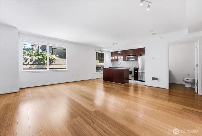 Property photo for 76 Cedar Street #405, Seattle photo 11