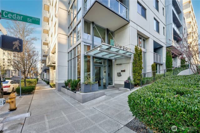 Property photo for 76 Cedar Street #405, Seattle photo 2