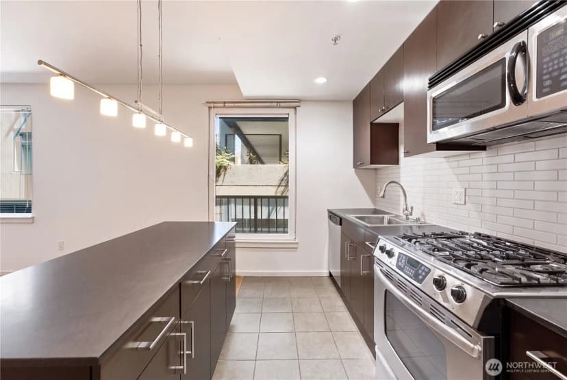 Property photo for 76 Cedar Street #405, Seattle photo 13
