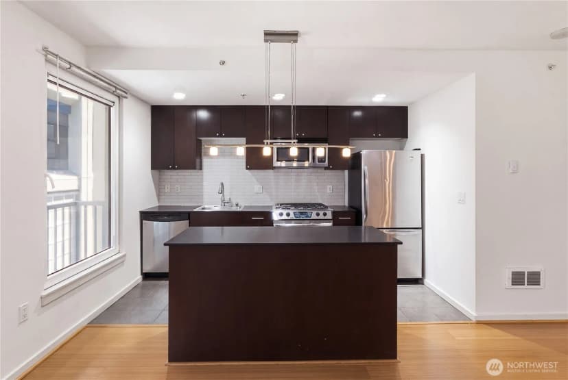 Property photo for 76 Cedar Street #405, Seattle photo 14
