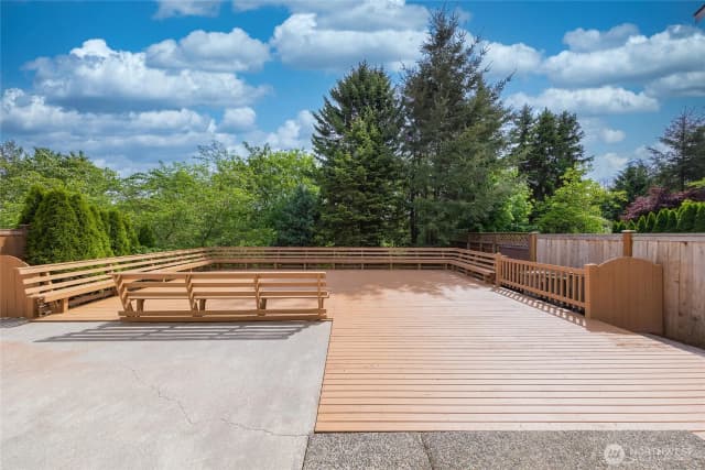 Property photo for 23031 27th Drive Se, Bothell photo 3