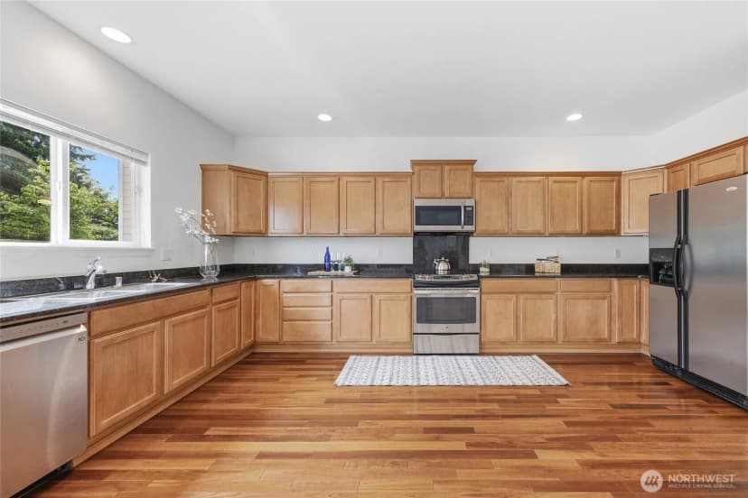 Property photo for 23031 27th Drive Se, Bothell photo 12