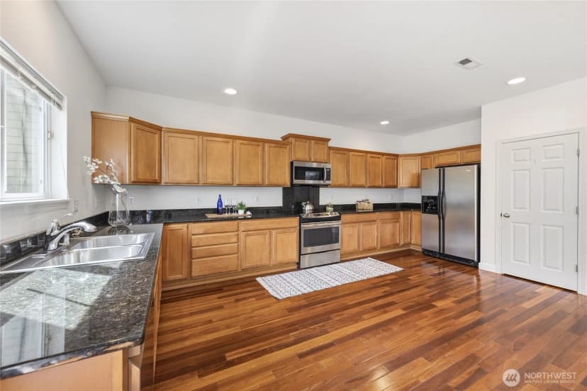 Property photo for 23031 27th Drive Se, Bothell photo 14