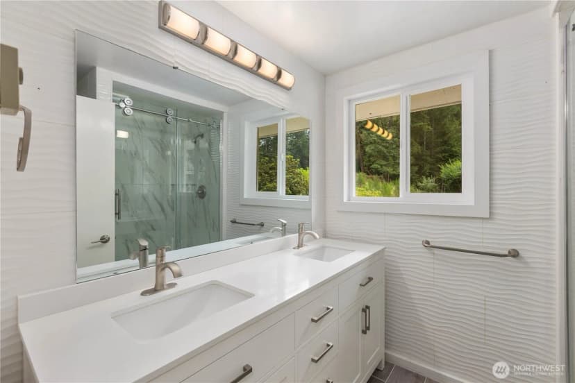 Property photo for 8377 Glenwood Road Sw, Port Orchard photo 15