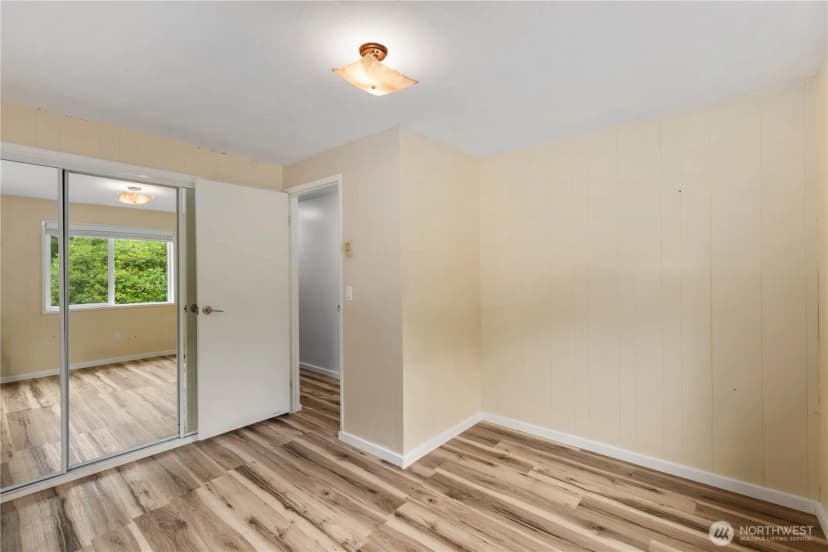 Property photo for 8377 Glenwood Road Sw, Port Orchard photo 19