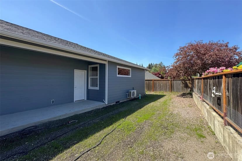 Property photo for 1917 W 10th Street, Port Angeles photo 35