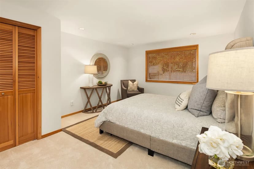 Property photo for 924 179th Court Ne, Bellevue photo 14