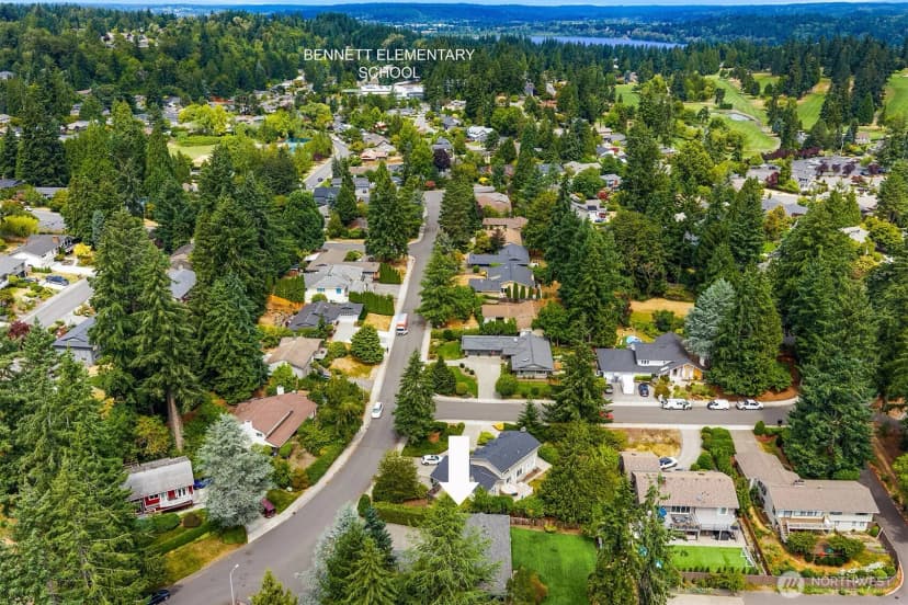 Property photo for 924 179th Court Ne, Bellevue photo 24